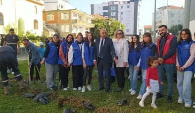 Düzce ve Sakarya’da Cumhuriyet’in 101. yılı dolayısıyla fidan dikildi