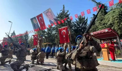 Sakarya’da Cumhuriyet Bayramı Coşkuyla Kutlandı