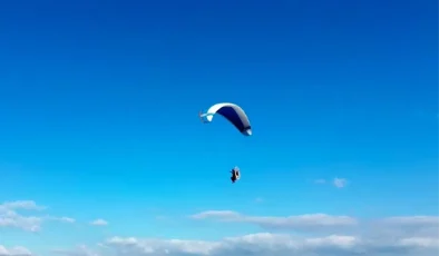 Düzce Off-Road Yarışlarında Paramotor Gösterisi