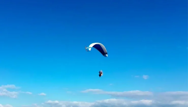 Düzce Off-Road Yarışlarında Paramotor Gösterisi